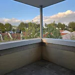 Entre Et Village, Piscine Et Balcon *