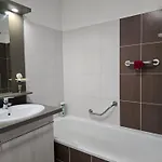 דירה Entre Et Village, Piscine Et Balcon