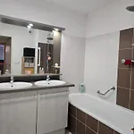 Entre Et Village, Piscine Et Balcon ארגלס-סור-מר