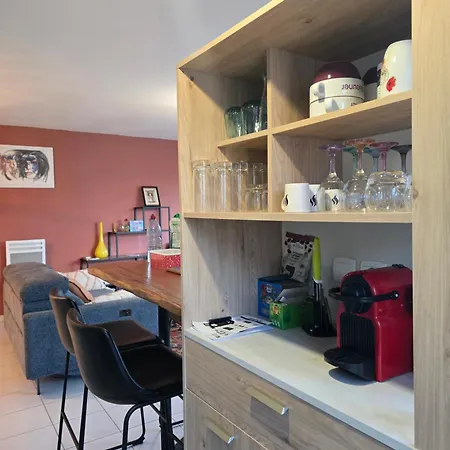 דירה Entre Et Village, Piscine Et Balcon